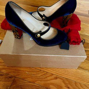 CHRISTIAN LOUBUTIN PUMPS